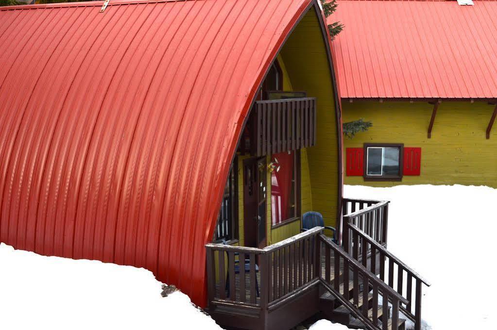 Red Shutter Inn Rossland Exteriör bild